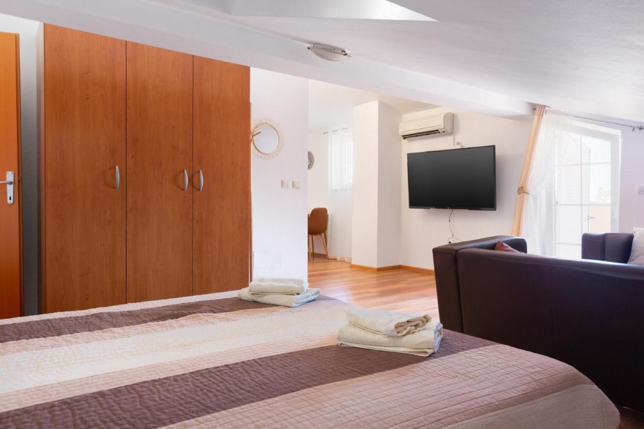 Marco Polo Apartment Medulin Exterior photo